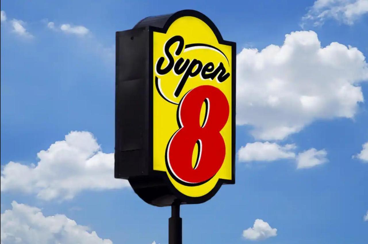 Super 8 By Wyndham Fort Worth Entertainment District Exterior photo